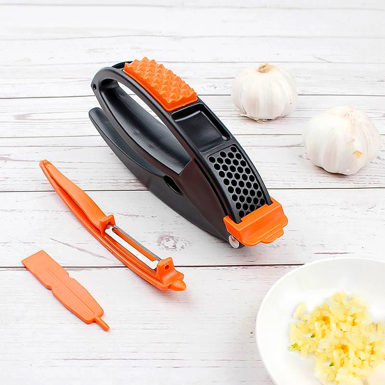 Multifunctional Garlic Press Garlic Mincing  Crushing Tool (1 Pc) Multifunctional Garlic Press Garlic Mincing  Crushing Tool (1 Pc)